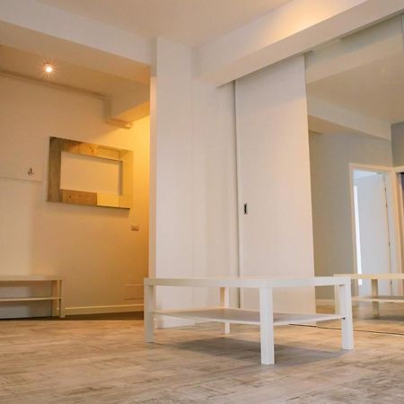 Central Bliss Apartment Suceava Luaran gambar
