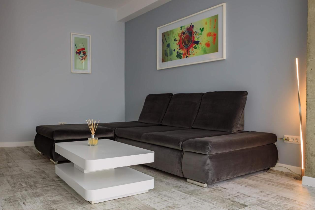Central Bliss Apartment Suceava Luaran gambar