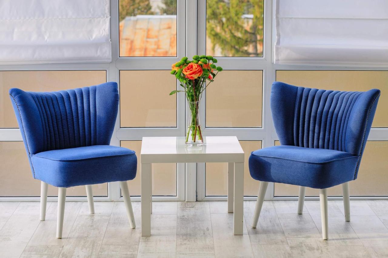 Central Bliss Apartment Suceava Luaran gambar