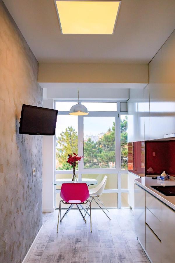 Central Bliss Apartment Suceava Luaran gambar